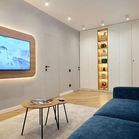 Chanttal Luxury - Academy Bukarest