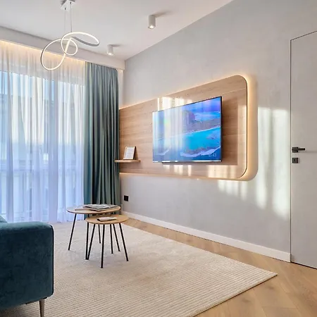 Chanttal Luxury - Academy Apartment *