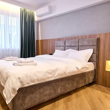 Chanttal Luxury - Academy Apartment