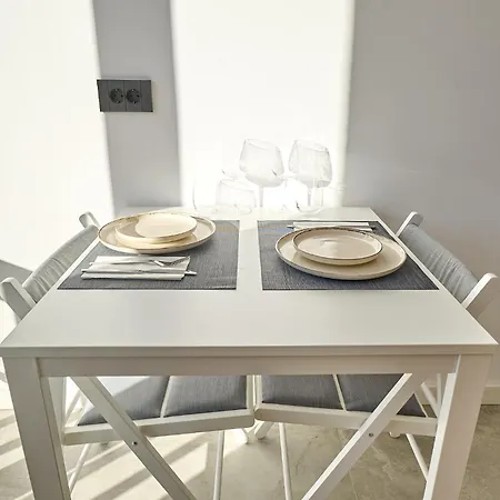 Chanttal Luxury - Academy Apartment