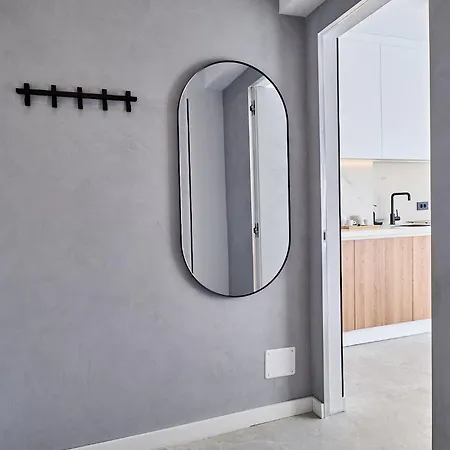 Chanttal Luxury - Academy Apartment