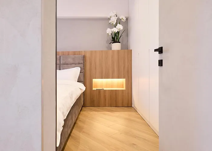 Chanttal Luxury - Academy * Bukarest
