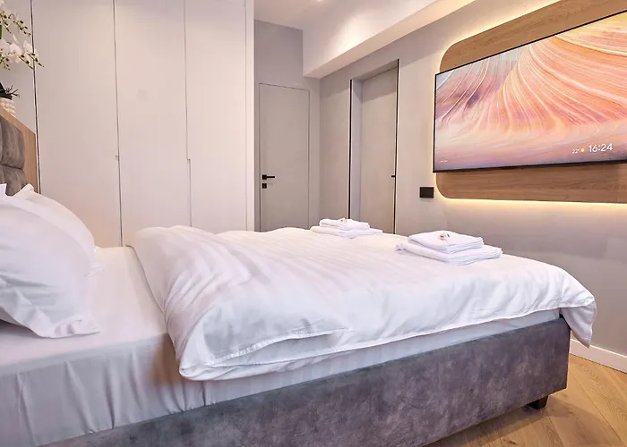 Chanttal Luxury - Academy Apartment Bukarest
