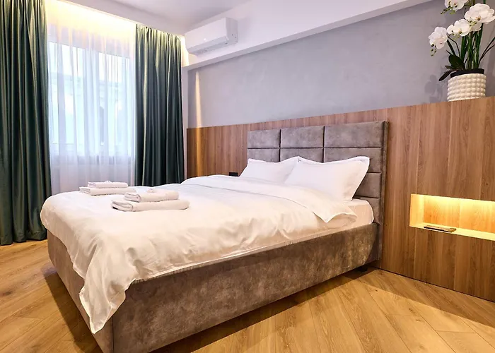 Chanttal Luxury - Academy Apartment