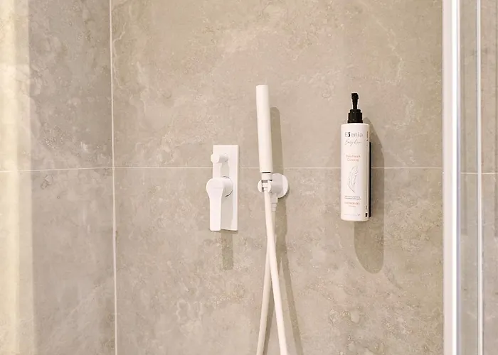 Chanttal Luxury - Academy Apartment Bukarest