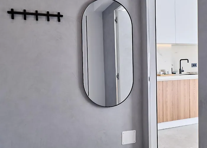 Chanttal Luxury - Academy Apartment